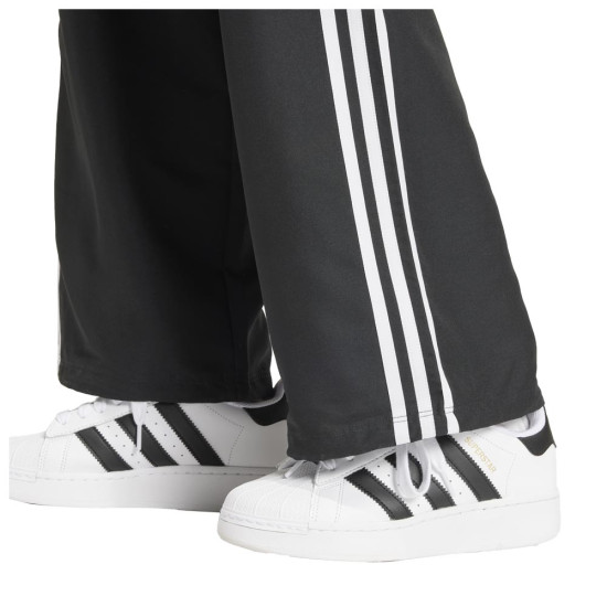 Adidas Γυναικείο παντελόνι φόρμας Adicolor 3-Stripes Cargo Pants